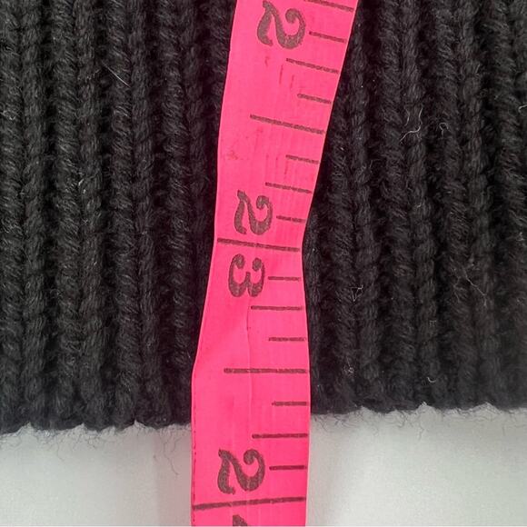 Beach Riot Hilary cover up sweater black - Picture 5 of 8